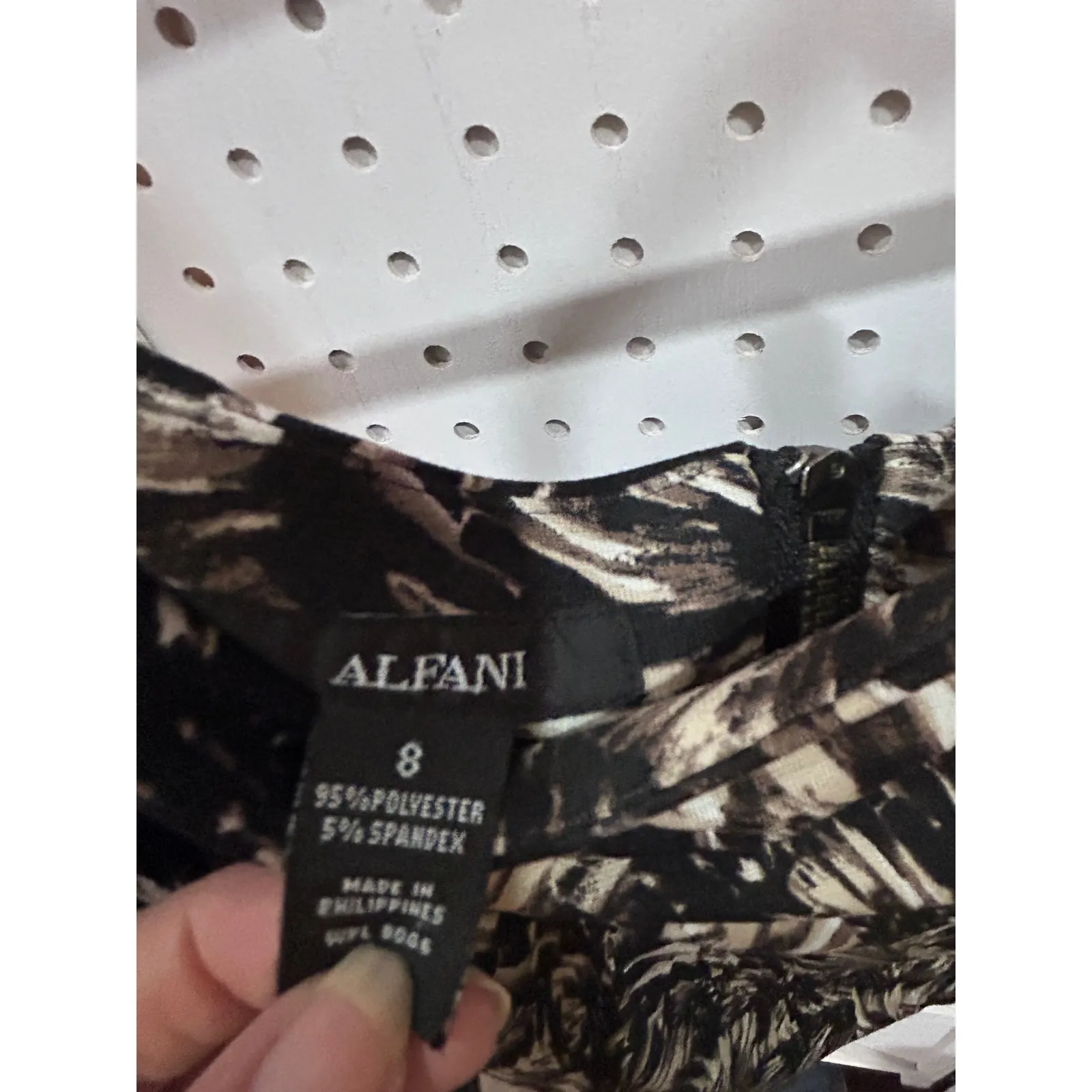 Alfani Black White Abstract Print Pencil Skirt Size 8 Zipper Back Career - Image 3