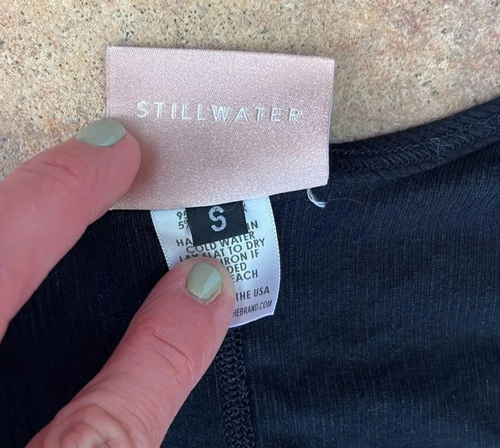 Stillwater snap front cut off scoop neck tee Black - Image 3