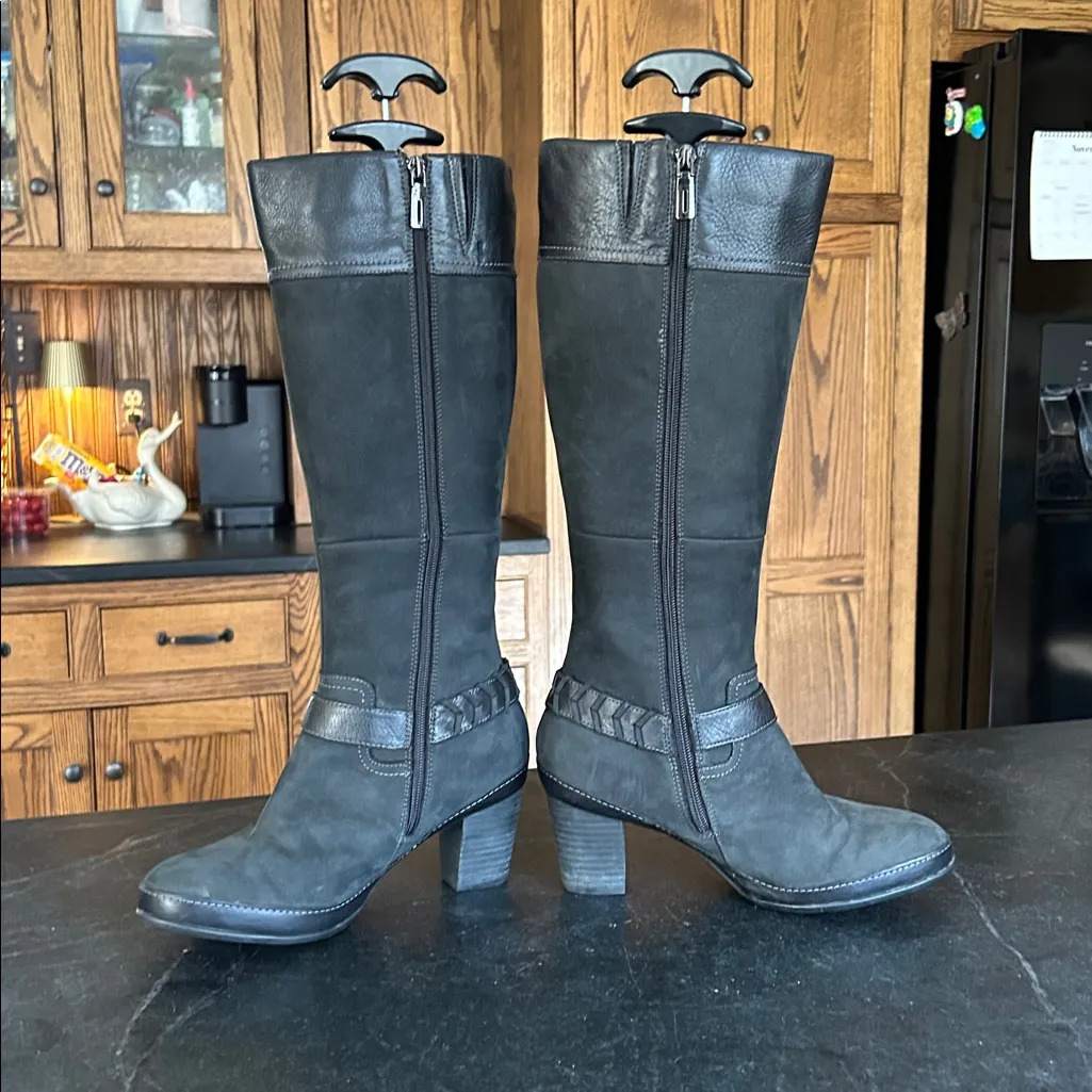 Clarks Knee High Boots Black Leather Riding Harness Heeled Boots Womens‎ Size 7W - Image 5