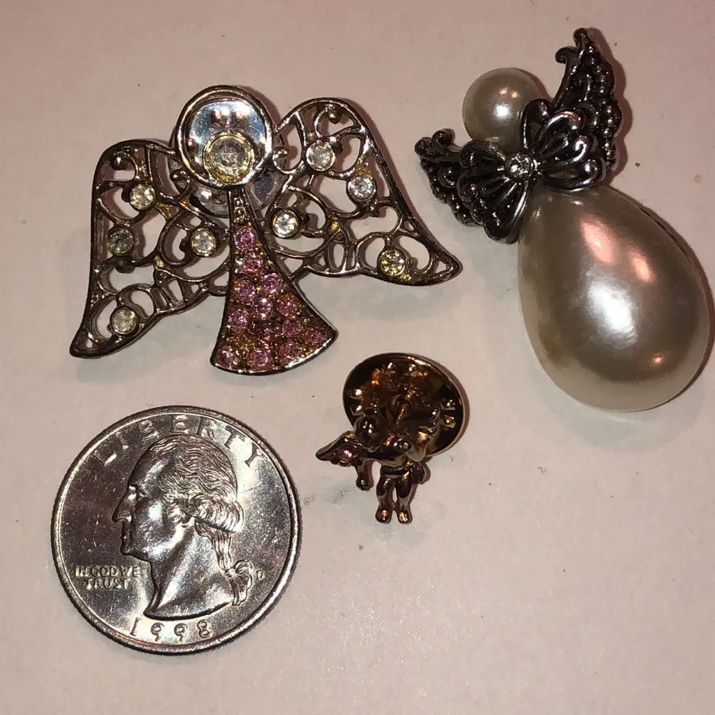 Angel Brooch and Pin Set with Faux Pearl and Pink Accents - Image 6