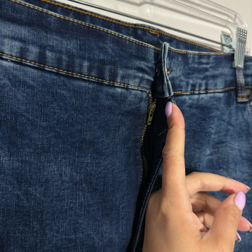 NWT Universal Standard Seine High Rise Jeans Size 26 - Image 2