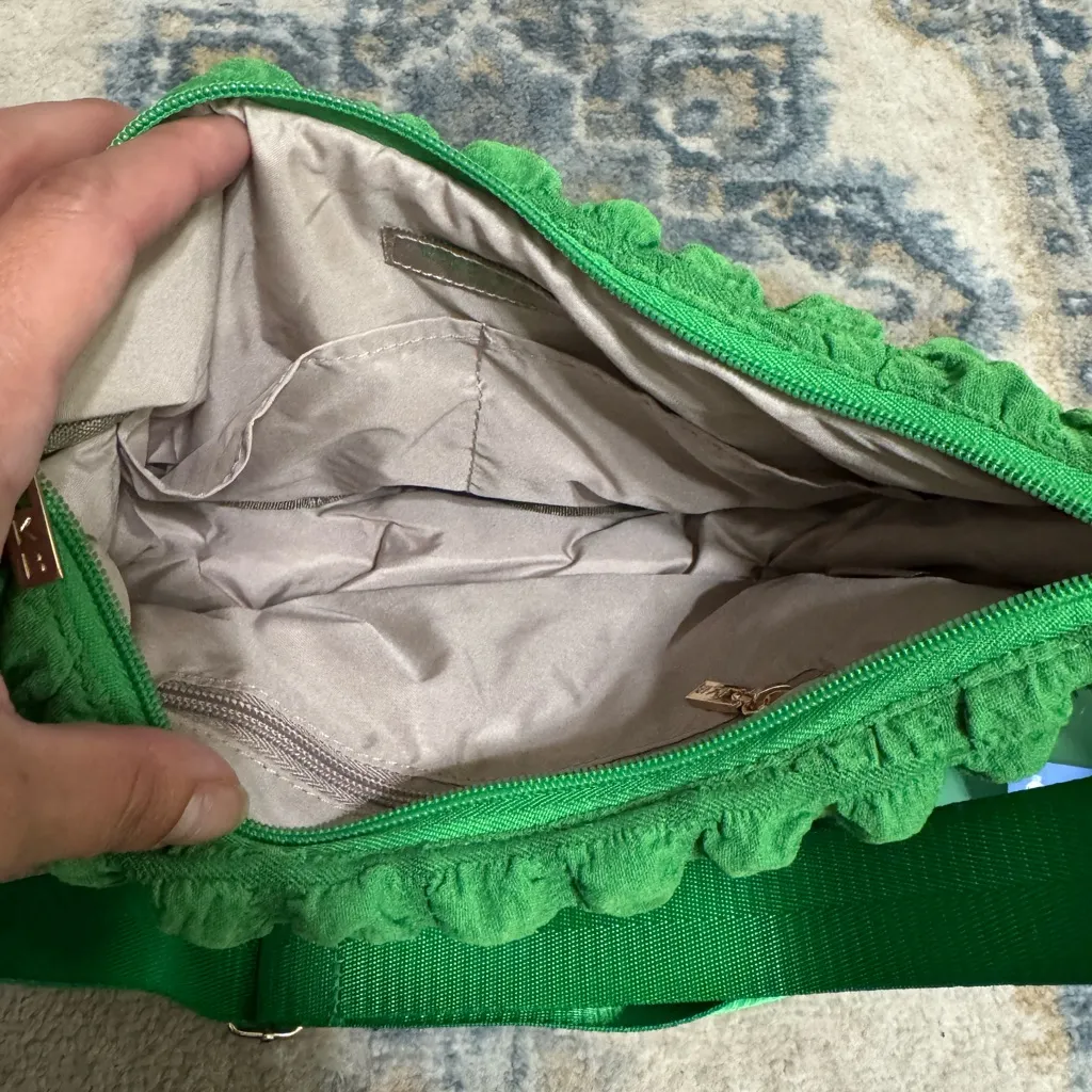 Kind Bag London Puff Crossbody Bag Green - Image 4