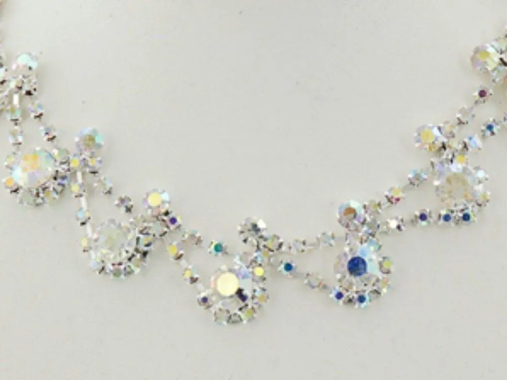 Stunning Silver Tone Rhinestone Necklace & Earring Set - Image 3