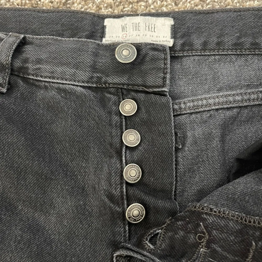 Women’s WE THE FREE Maggie Mid-Rise Straight Leg Distressed Cropped Jeans Sz 26 - Image 6