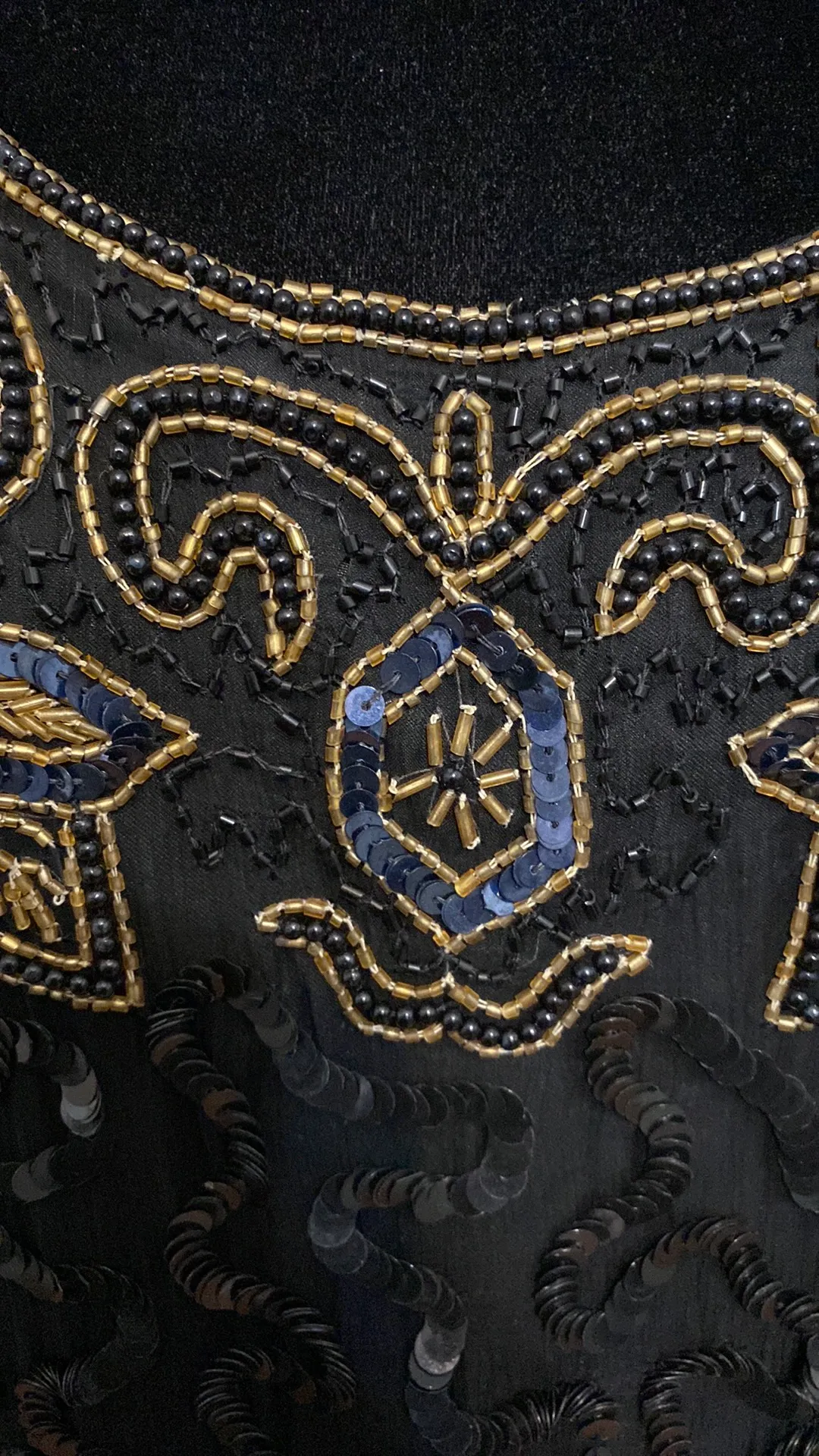 Vintage Jewel Queen black/gold sequence dress. Size M - Image 10