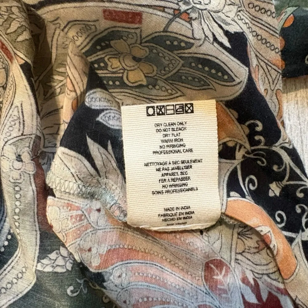 Chufy Cotton/Silk Puff Sleeve V - Image 15