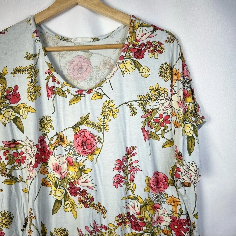 Boutique BomBom Light Blue Floral Scoop Neck Short Sleeve T-Shirt XL - Image 3