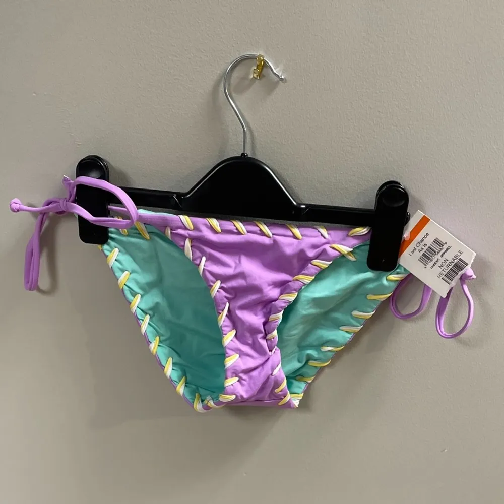 Becca Camille Side Tie Reversible Bikini Bottoms X Small New with Tags - Image 3