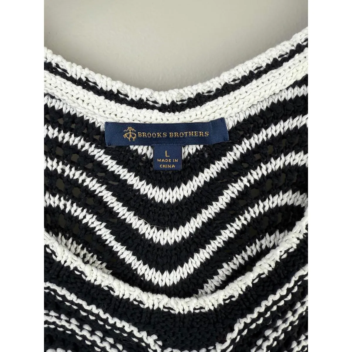 Brooks Brothers Black and White Zigzag Sweater Tank - Size - Large - Image 4