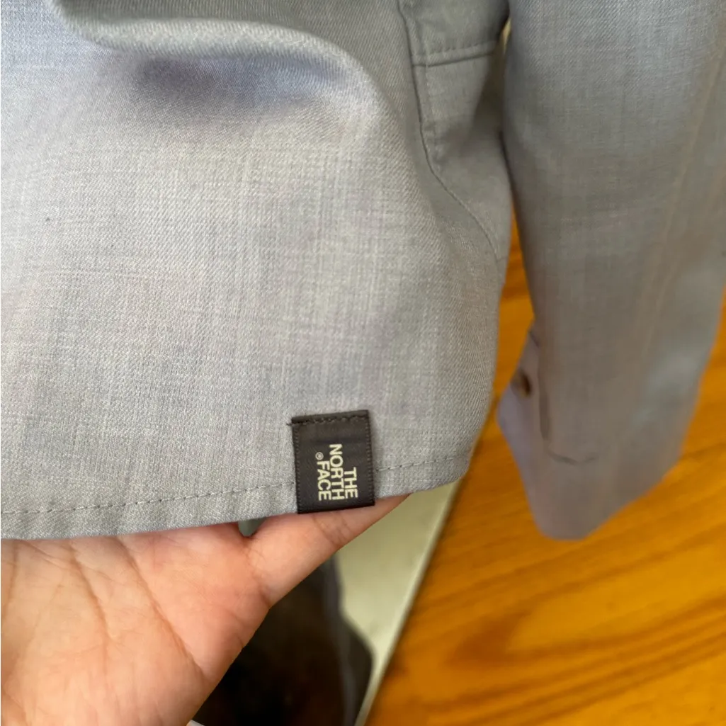 THE NORTH FACE Women’s Gray Performance Woven STEVIE Button-Down Shirt Size M - Image 11