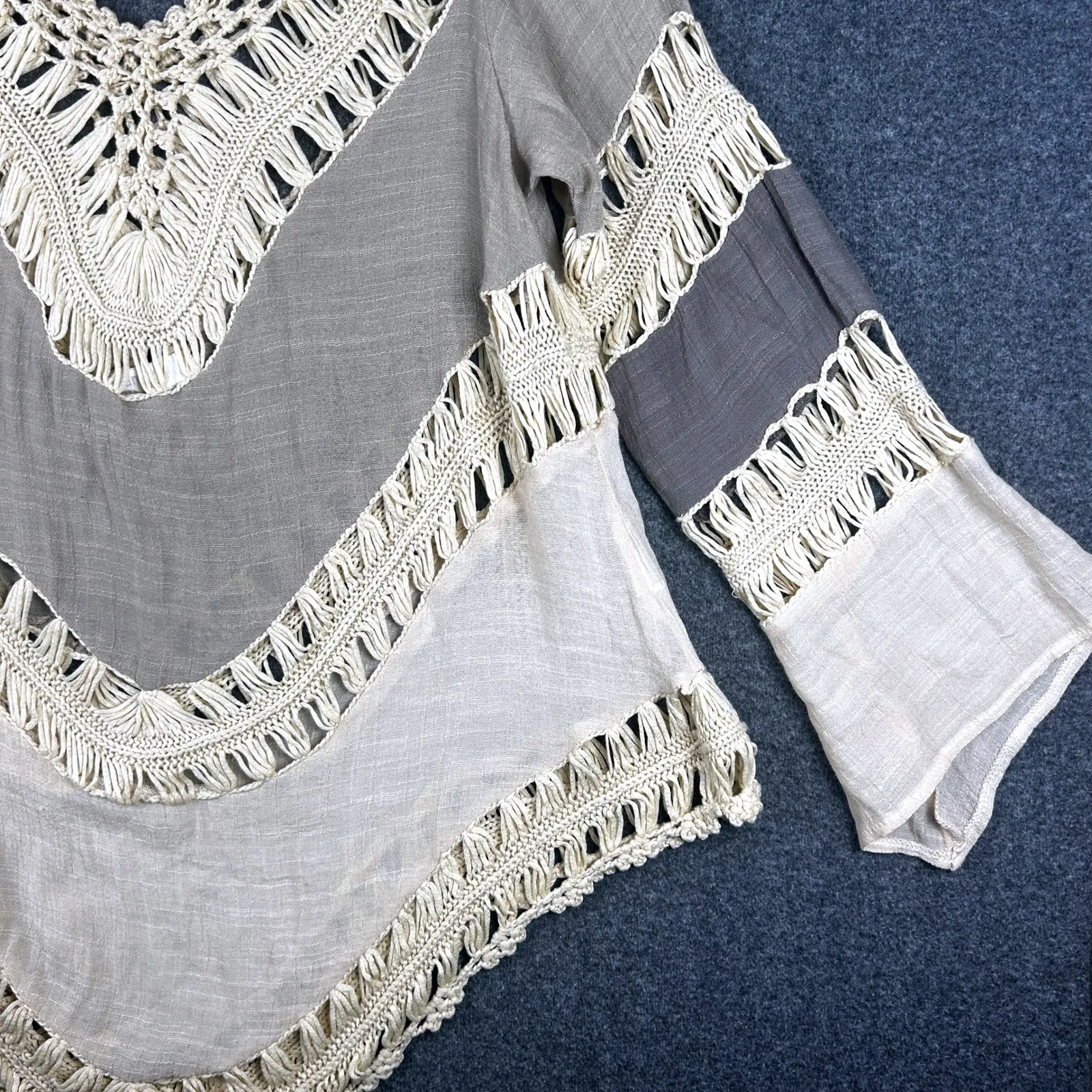Umgee USA Crochet Trim Boho Tunic Poncho Top Gray Beige Coachella Festival Small - Image 4