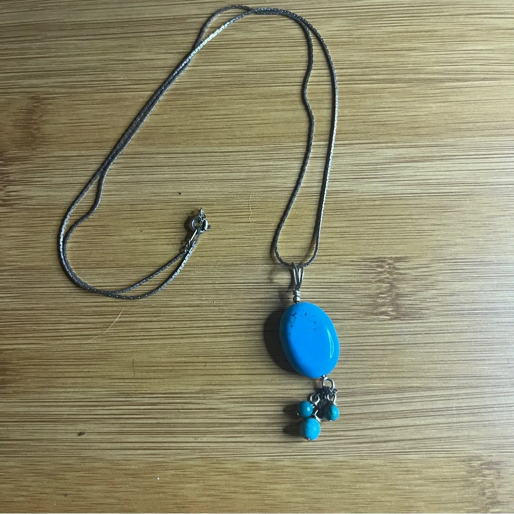 Anthro Elegant Silver and Turquoise Pendant Necklace - Image 4