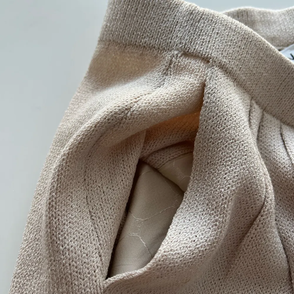 St. John Collection Santana Knit Pants Sz 6 taupe beige Wide Leg Pull On elastic - Image 7