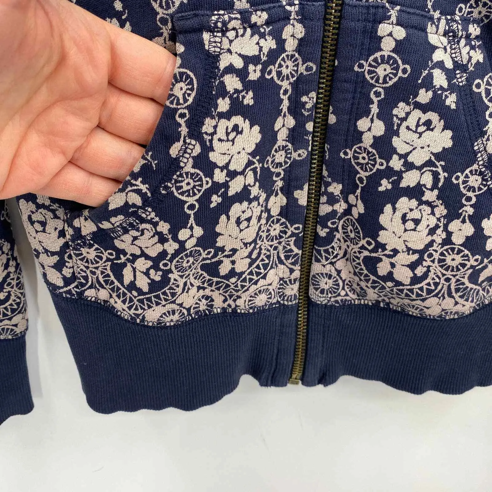 Lucy Art Hoodie Women XS Blue Cotton Floral Embroidered Screenprint Hood Pockets - Image 3