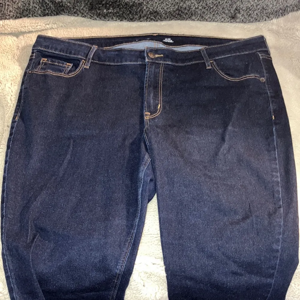 Old Navy Mid-Rise Rockstar Super Skinny, Size 18 - Image 2