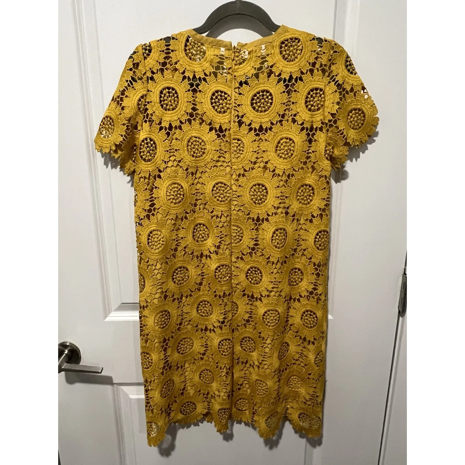 ANN TAYLOR LOFT YELLOW CROCHET SUNFLOWER SHEATH DRESS - Size‎ 4 - Image 3