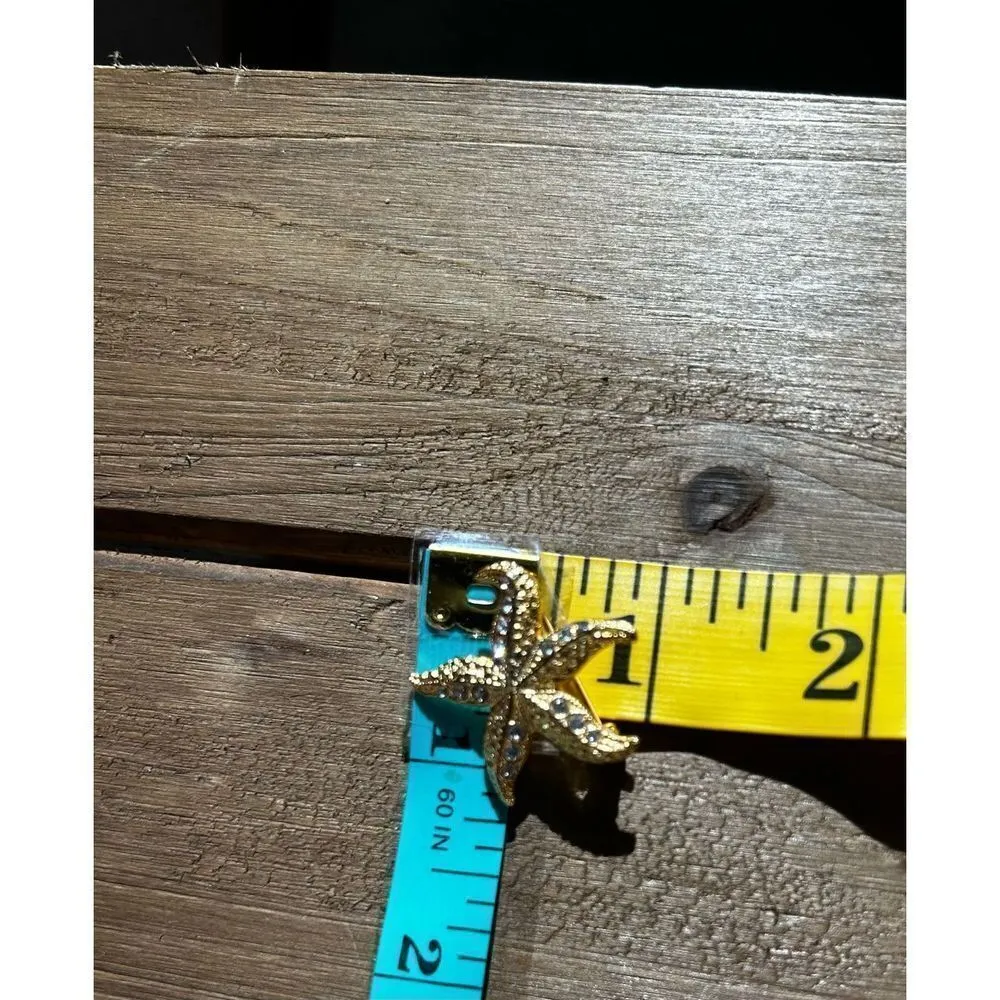 Gold toned 2piece brooch set - Image 7