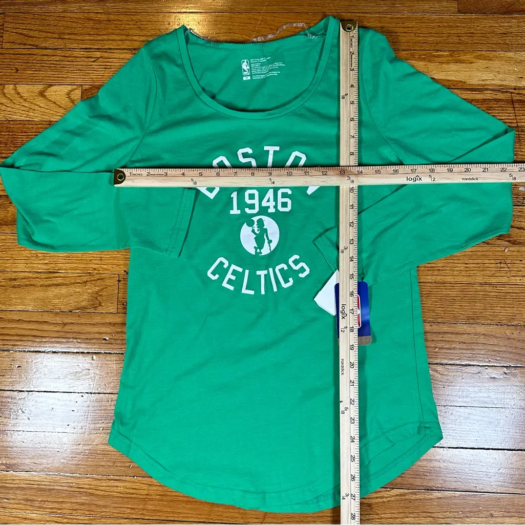 NBA Boston Celtics 1946 Women's Size m Green Scoop Neck Long Sleeve Logo T-Shirt - Image 7