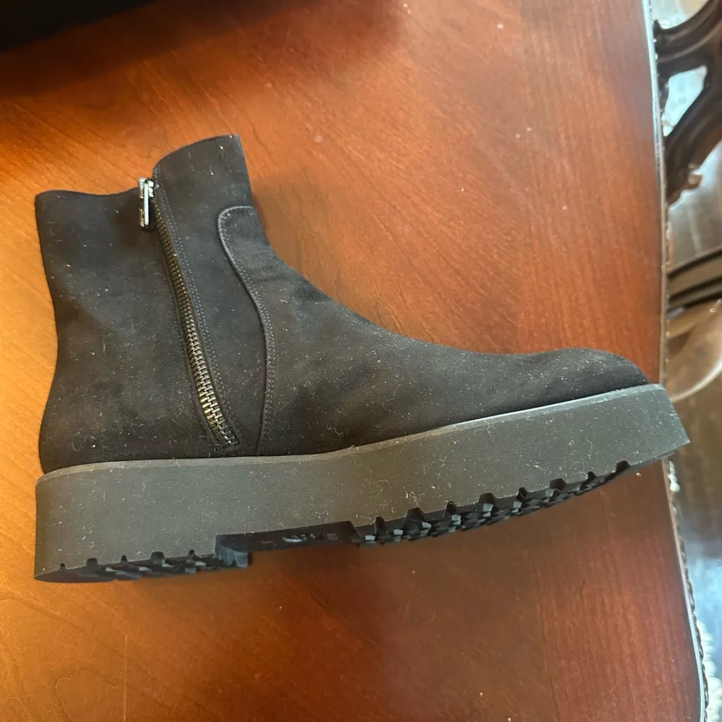 Nicola Sexton size 39 9 nwt Black and Red Ankle Boots rubber wedge $240 - Image 4