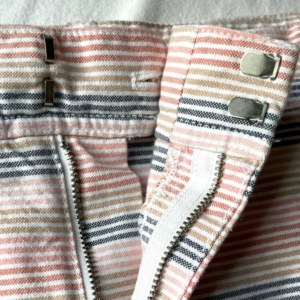 Gap Striped Women's Cotton City Shorts - Image 6