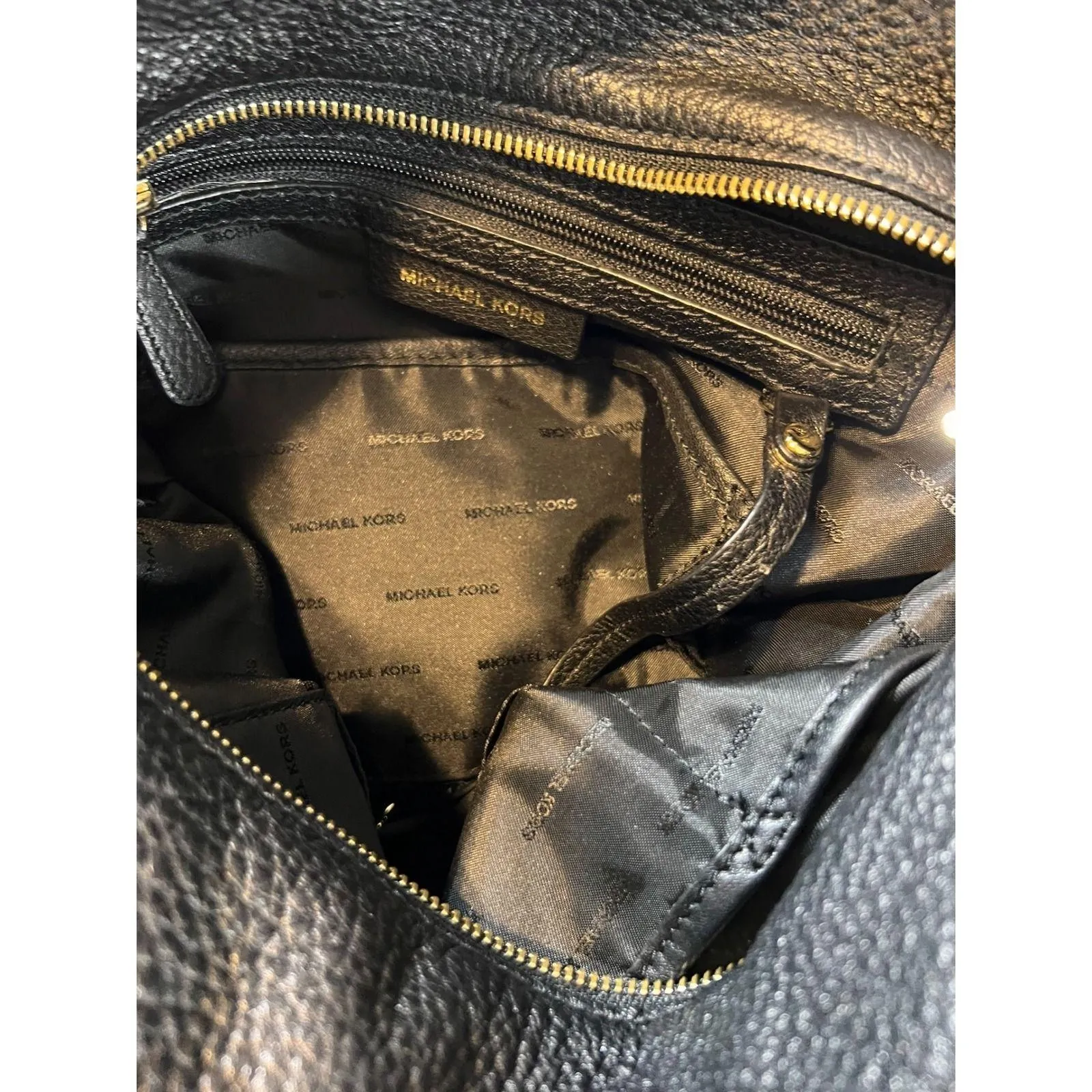 Michael Kors Black Pebbled Leather Shoulder Bag Hobo Purse Gold Hardware - Image 4