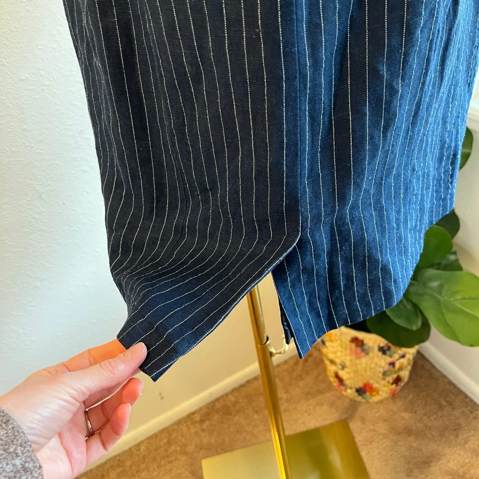 Maggy London 90s Blue Linen Pinstripe V Neck Sleeveless Mini Dress Size 10 - Image 5