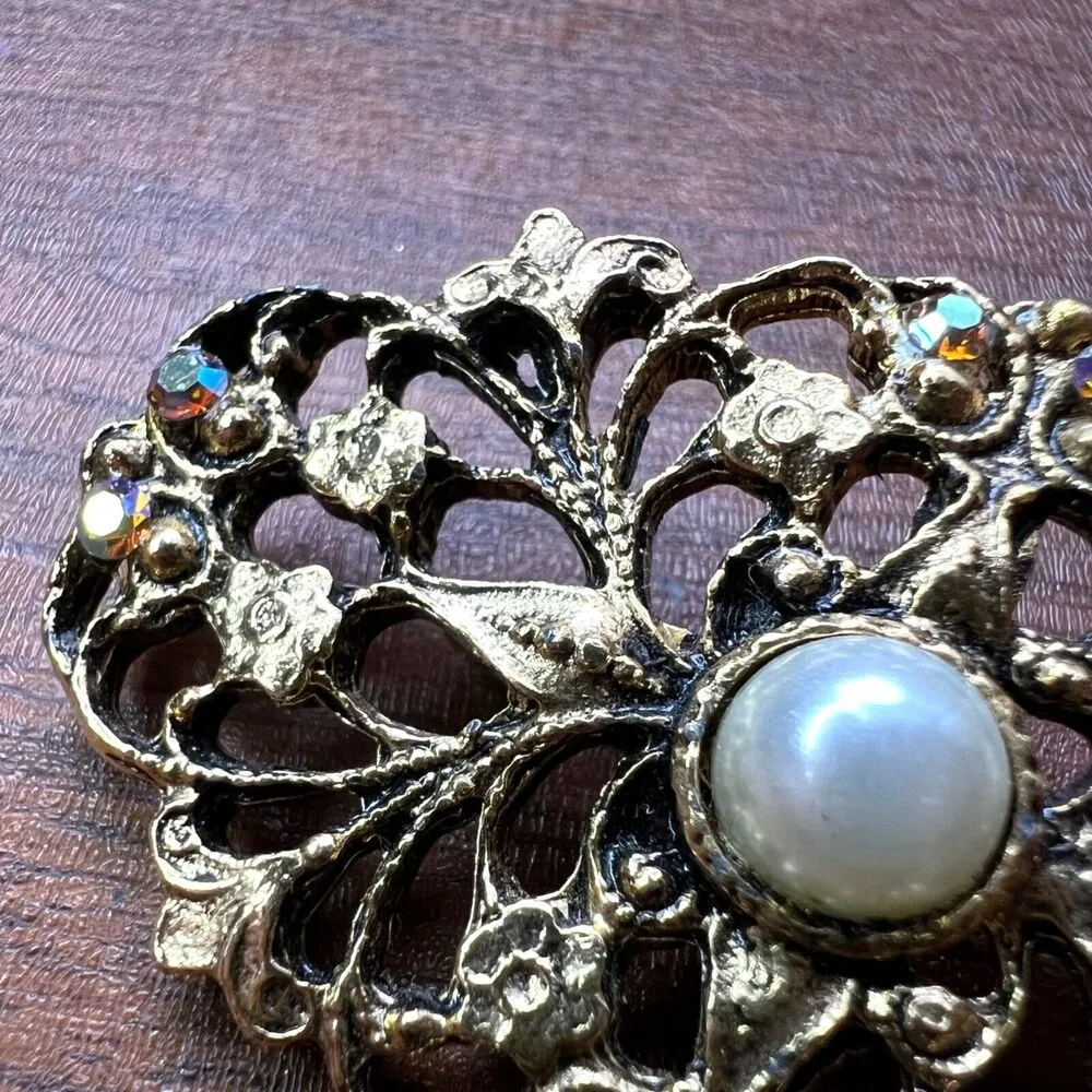 Pearl and Rhinestone Floral Brooch Pin Gold Tone - Image 2