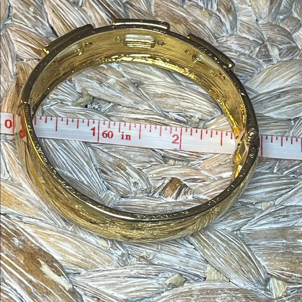 Gold Tone and Cream Hinged Bangle Bracelet - Image 6