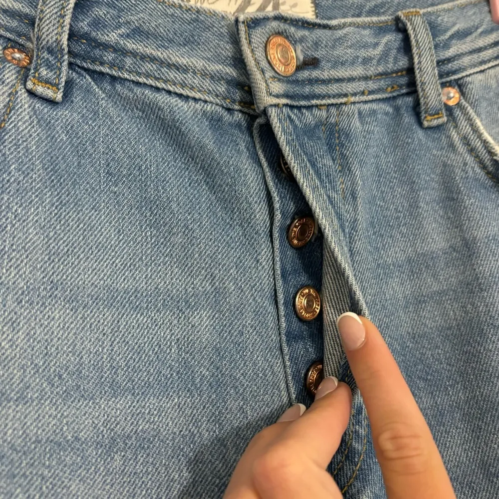 Free People We The Free Maggie Heavily Distressed Crop Jeans - Image 10