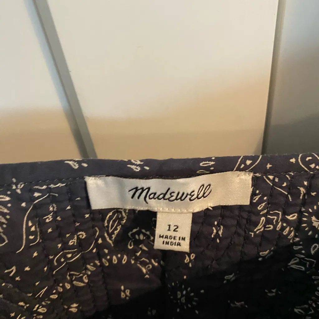 Madewell Quilted Sweetheart Crop Top Blue bandana print. 
Coastal Boho Western - Image 9