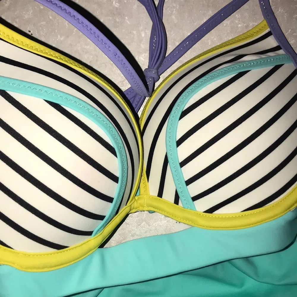 - 32B/XS SALE 🎉NWT VS PADDED HALTER BIKINI S… - Image 10