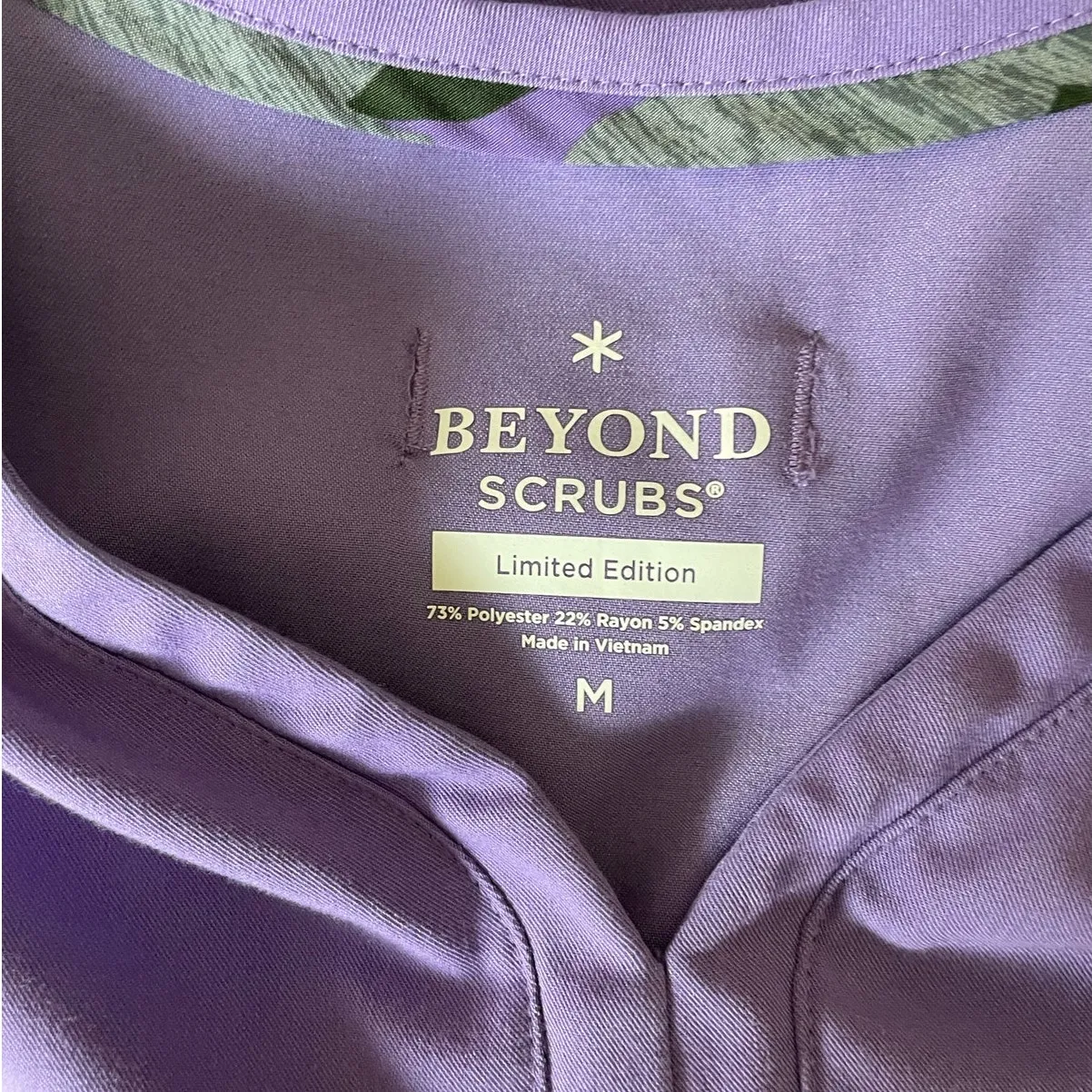 Beyond Scrubs Women Top‎ M Purple Medical Uniform Nurse Workwear Dental Casual Size M - Image 2