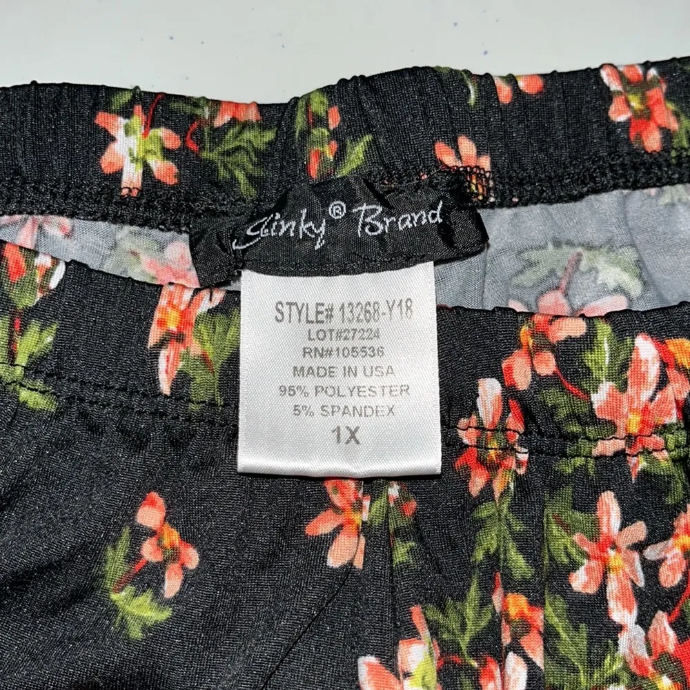 Slinky Brand Size 1X Black & Pink Floral Print Straight Leg Pull On Pants - Image 4