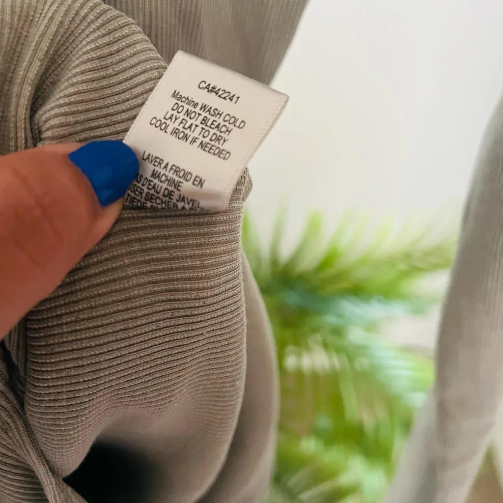 Young, Fabulous & Broke Women’s Mid Length Sweater Dress Size XS - Image 6