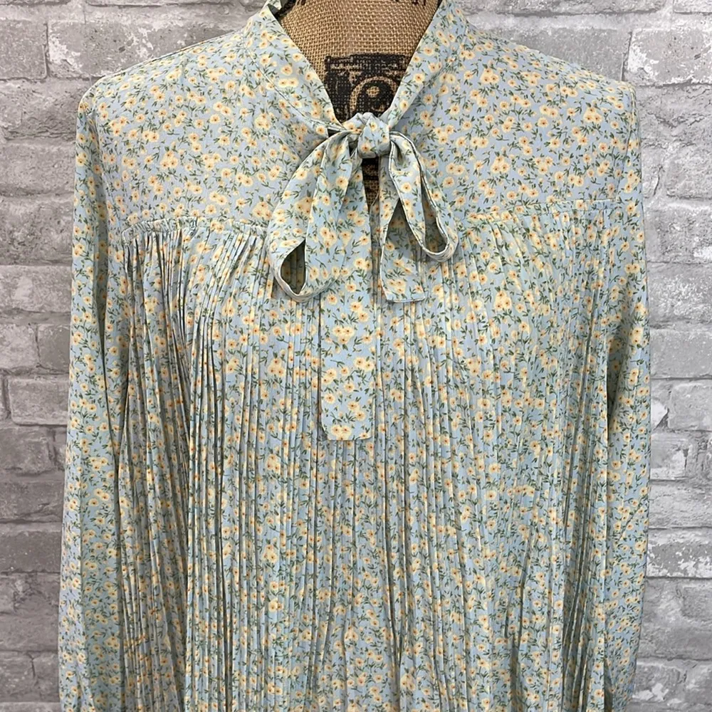 Simplee Tie Neck Belted Pleated Dress - Image 2