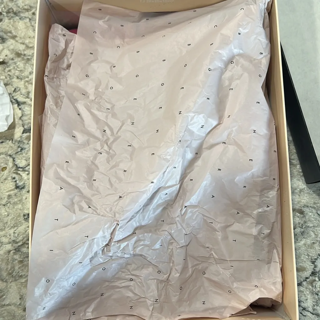 *Brand New* BCBGeneration Passion Pink Fluffy Heel, Size 8.5M - Image 10