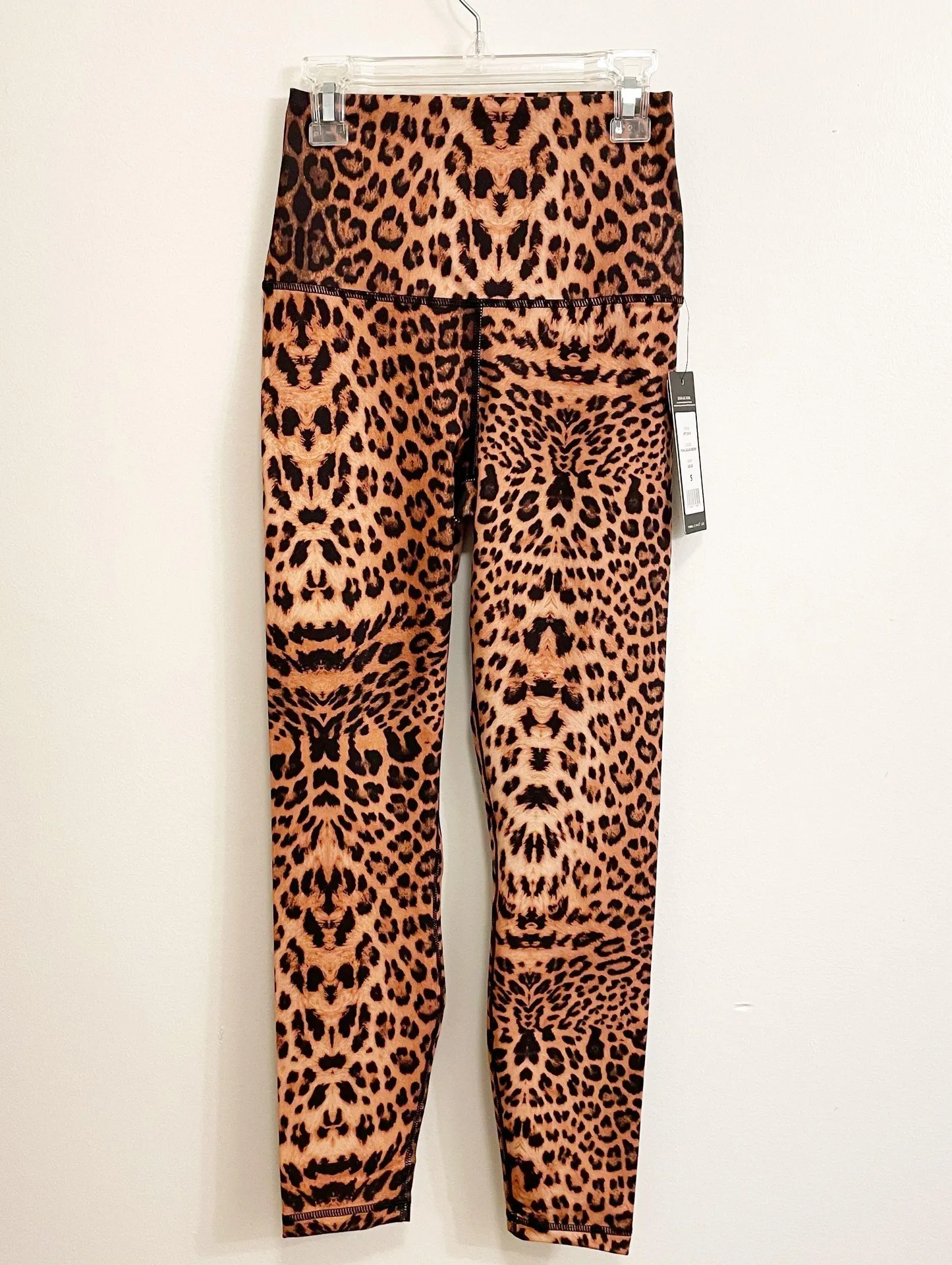 Yogalicious  NWT  Leopard 7/8 Leggings - Image 5