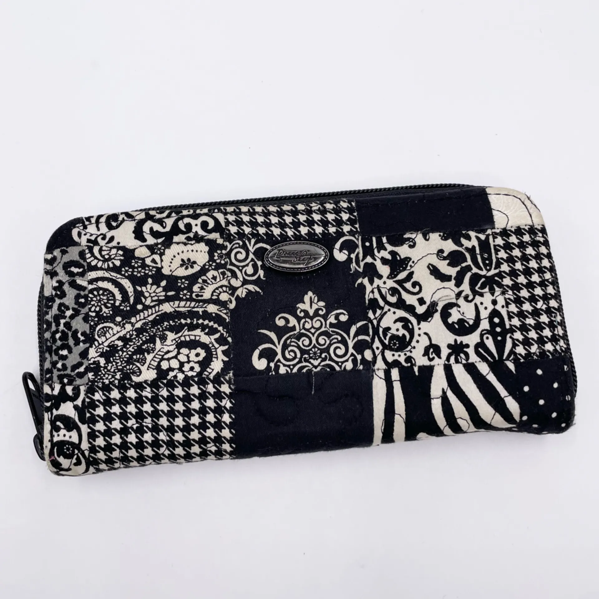 Donna Sharp Quilted Patchwork Zip Around Wallet Black and White Mixed Print - Image 2