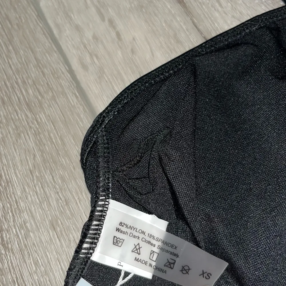 Holipick NWT One Piece High
Neck Criss
Cross Swimsuit Tummy black XS - Image 6