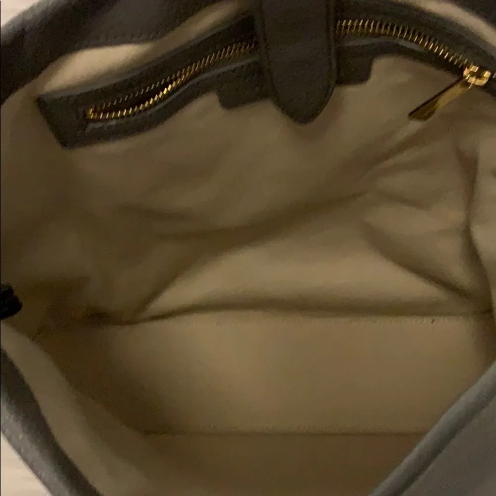 NWOT Neely & Chloe Gray Pebbled Leather Hobo - Image 3