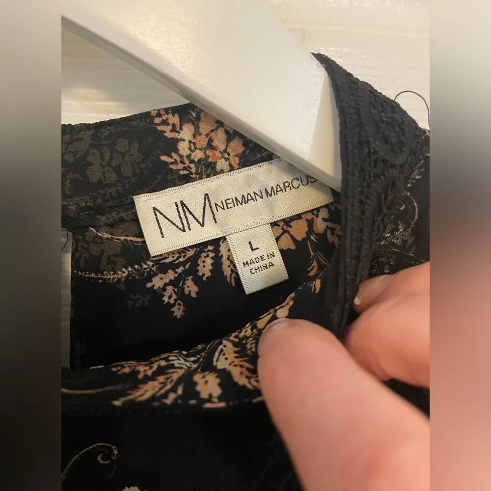 Neiman Marcus floral mesh top - Image 4