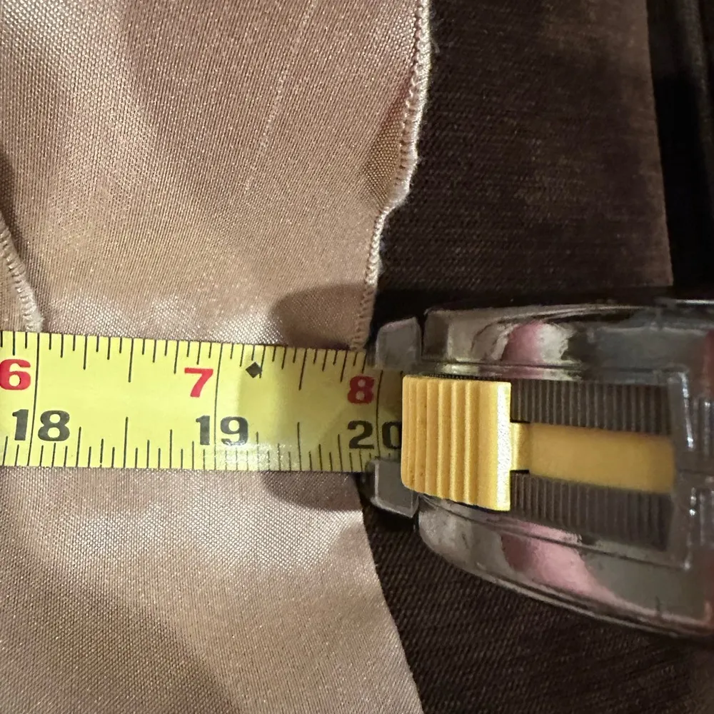 Kasper gold 3 Button Skirt Suit Set.Ruffle Layers On Jacket Zip in Back Sz 8P Tan - Image 16