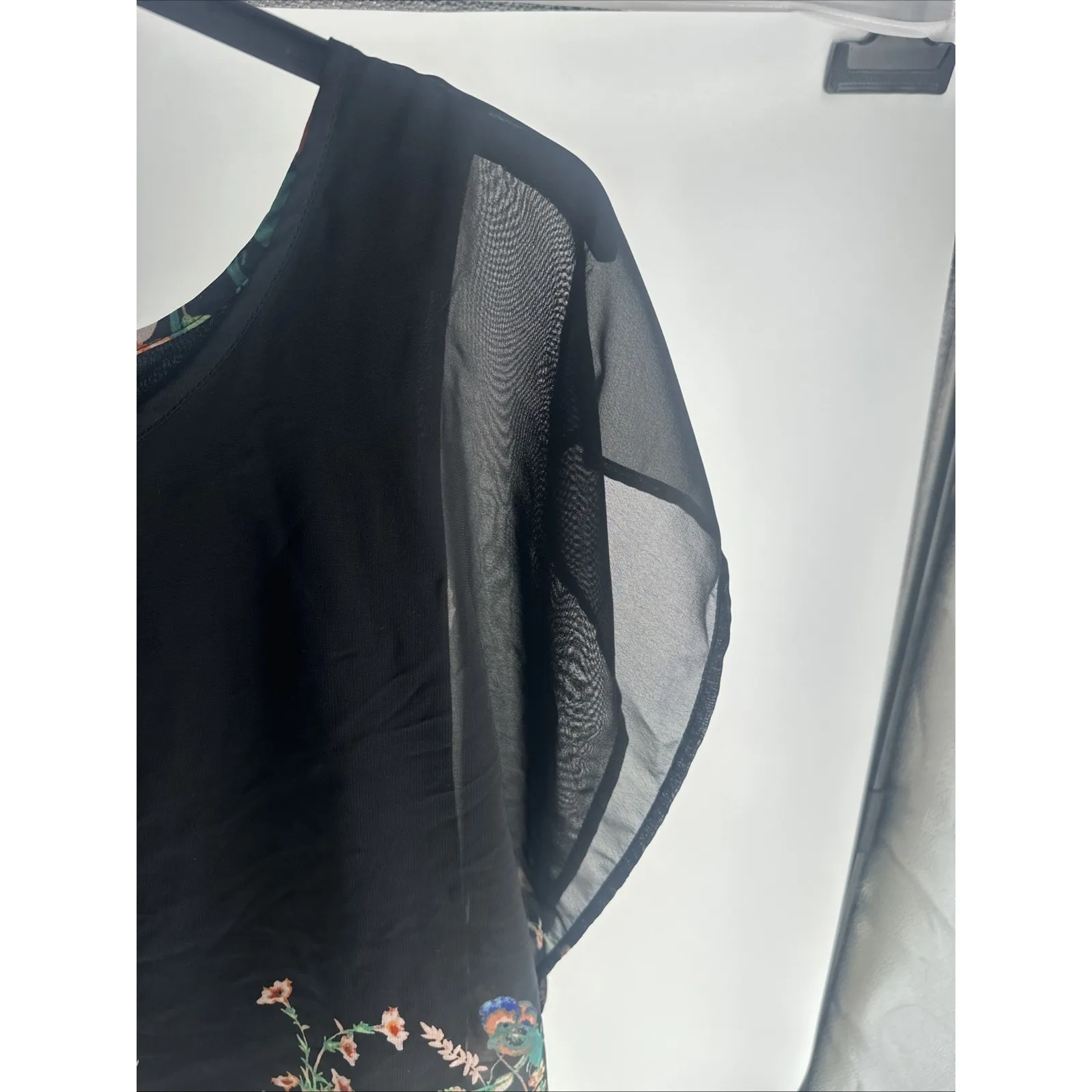 Metaphor Woman Top  S  Floral‎ Black Blouse - Image 3