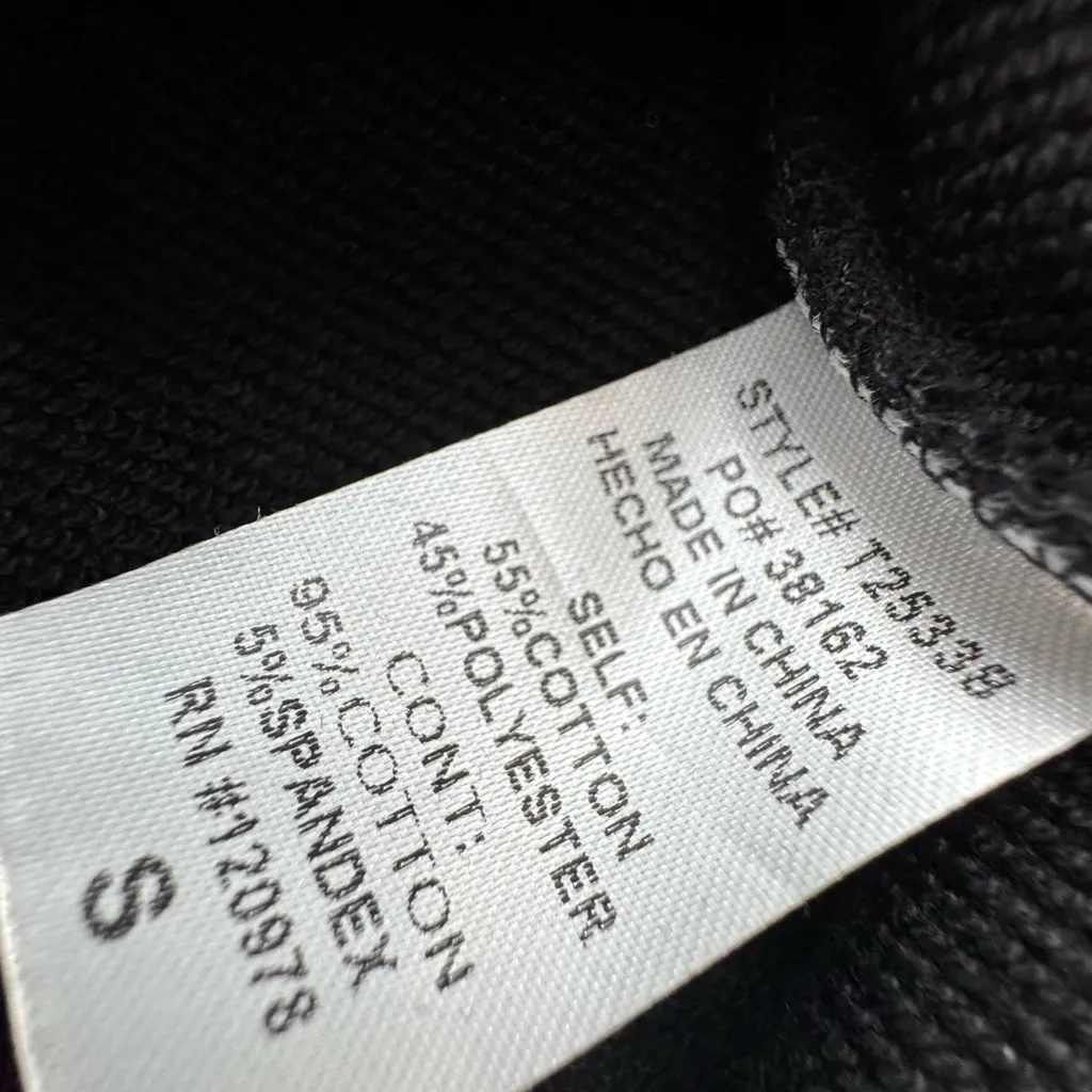 ENTRO Black pullover sweatshirt with sequin sleeves size small - Image 5