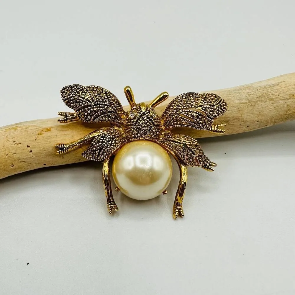 Vintage Gold, Pearl & Rhinestone Bee Insect Brooch Pin Gold - Image 2