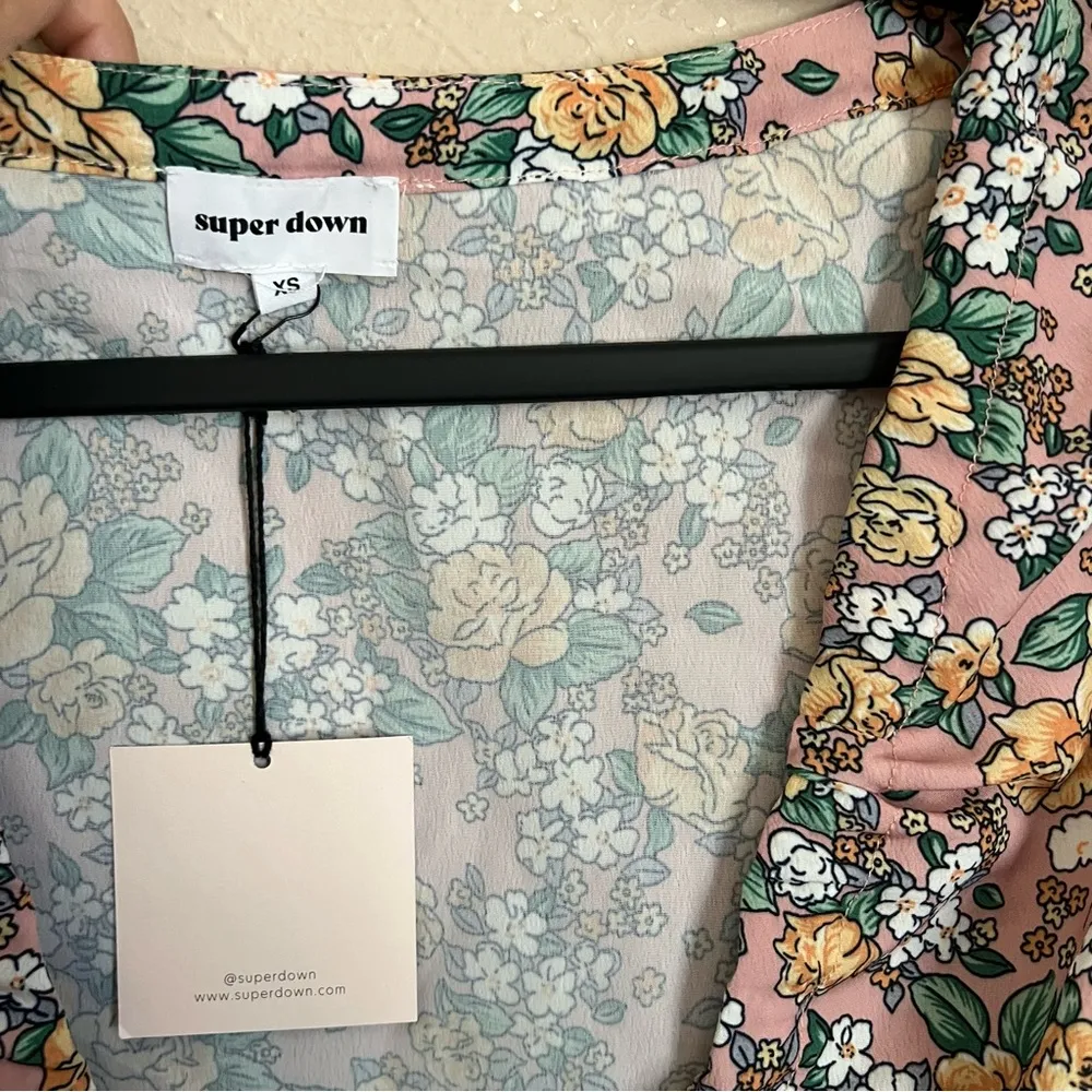 NWT Revolve Superdown Floral Mari Tie Crop Top XS - Image 5