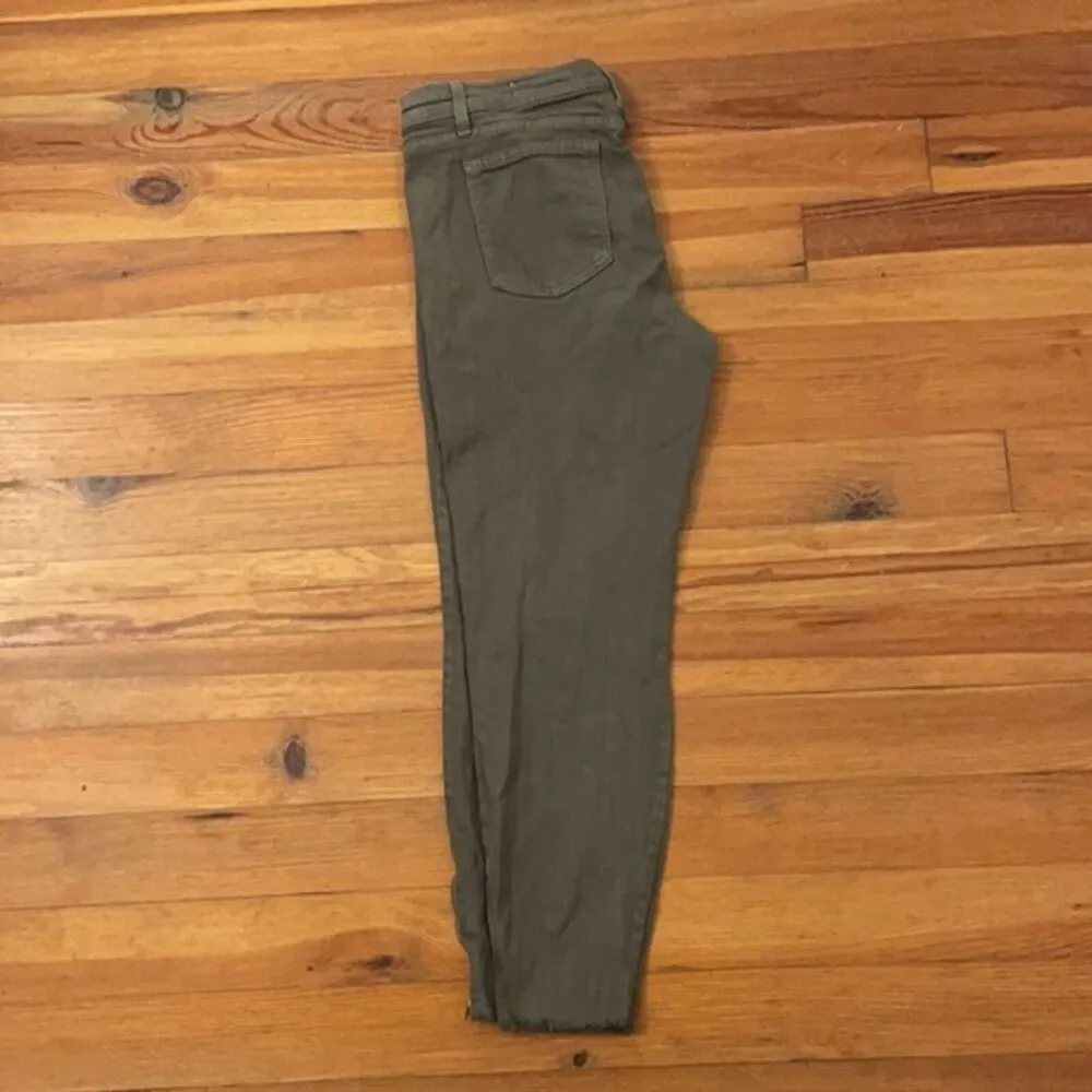 Pistola Olive Green Mossy Oak Zip Ankle Jeans Womens Size 32 - Image 3