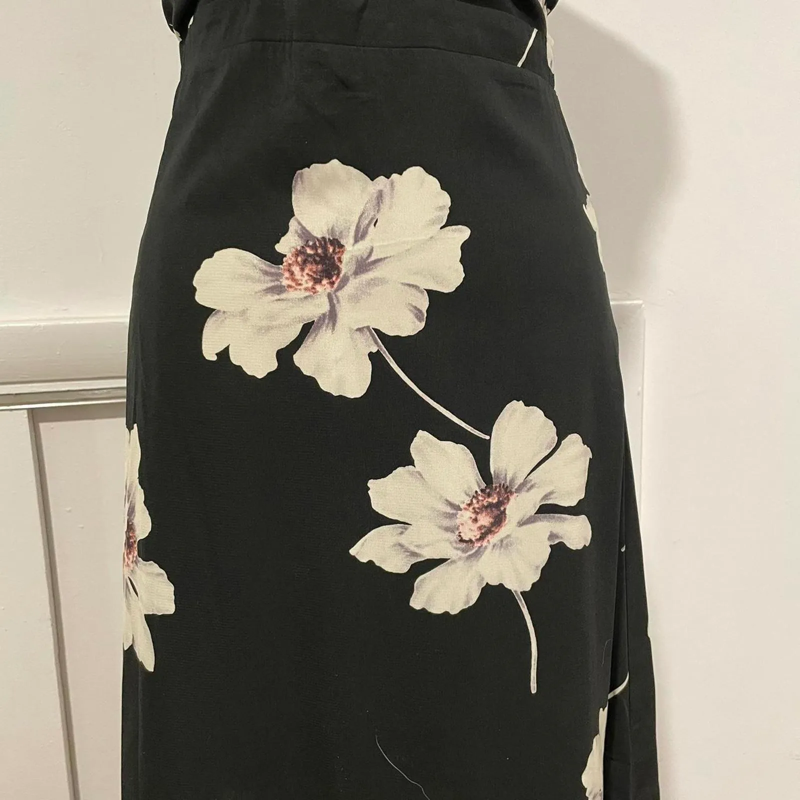dee elly floral maxi dress. size small Black - Image 4