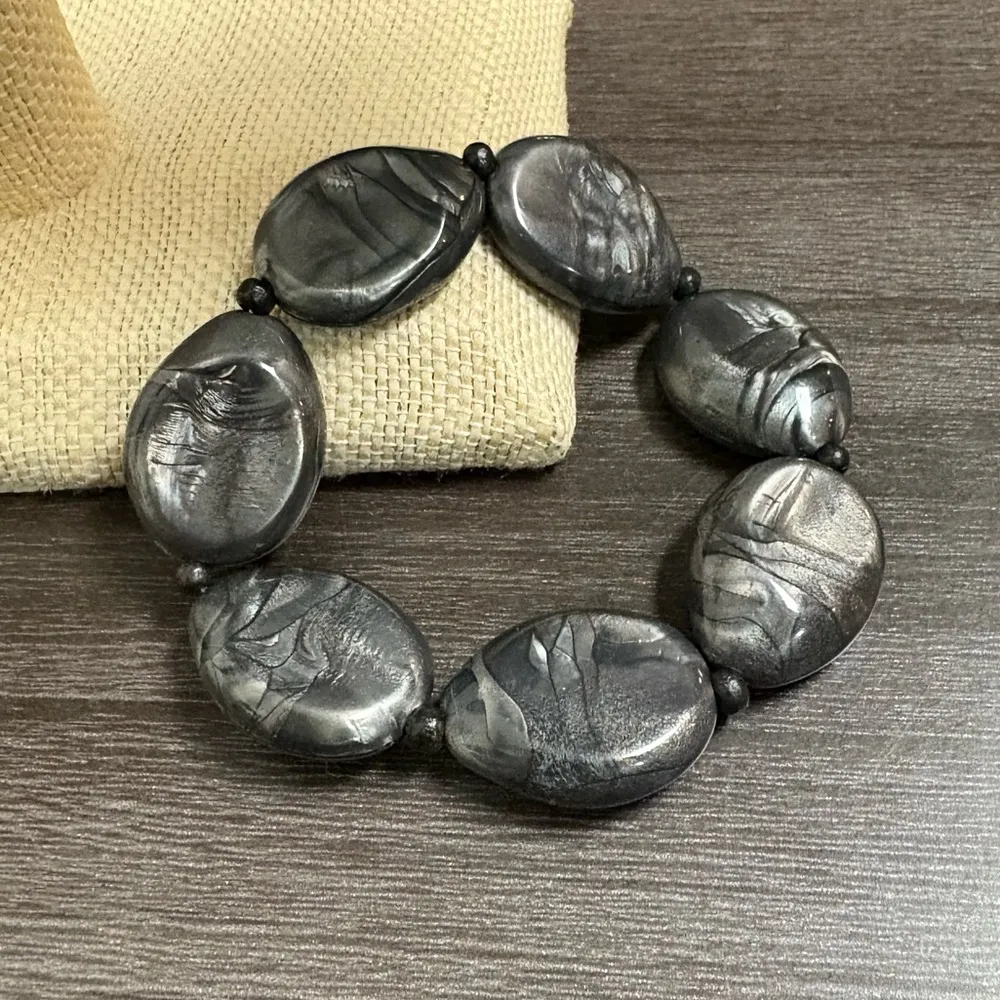 Marbled Resin Unique Bracelet Gray - Image 2