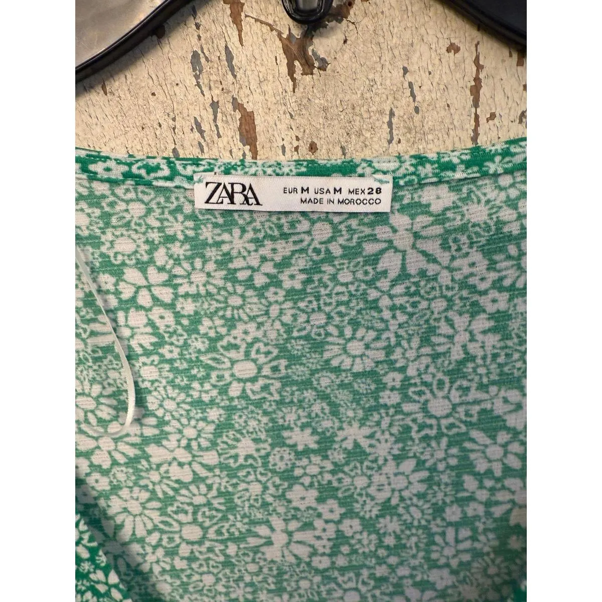 ZARA Green Maxi V-Neck Short Sleeve Floral Dress, size Medium - Image 2